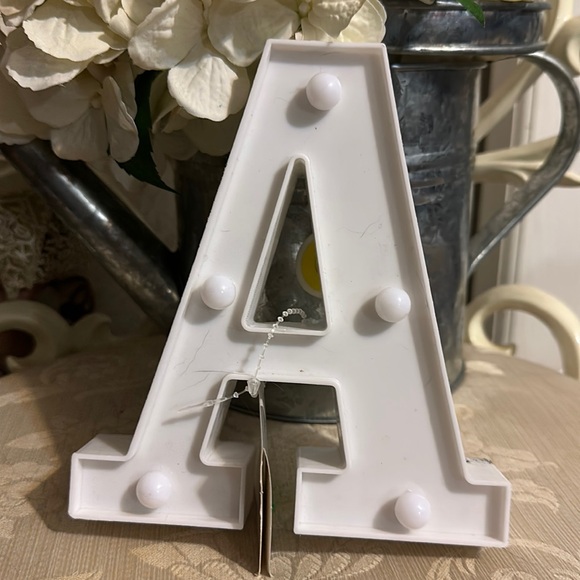 LED LETTER LIGHT A uses 2 AAA BATTERIES (not included) lightweight plastic - Picture 2 of 4